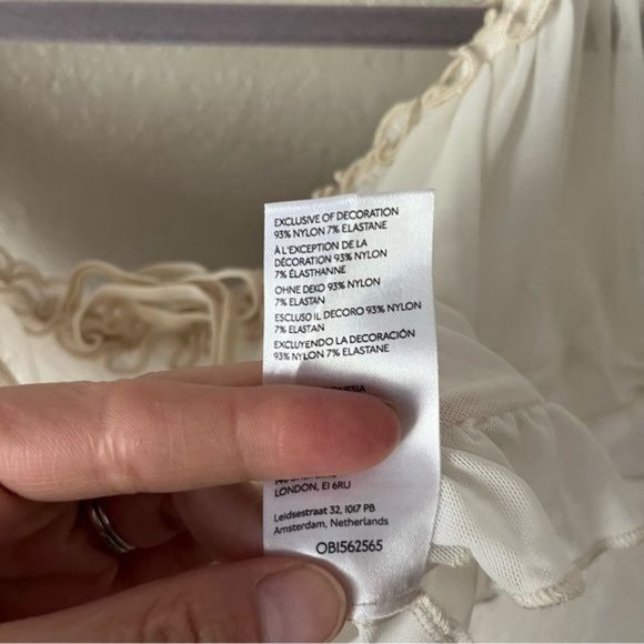 URBAN Outfitters Milkmaid Off Shoulder Cropped Blouse in White M Cottagecore - Picture 8 of 8